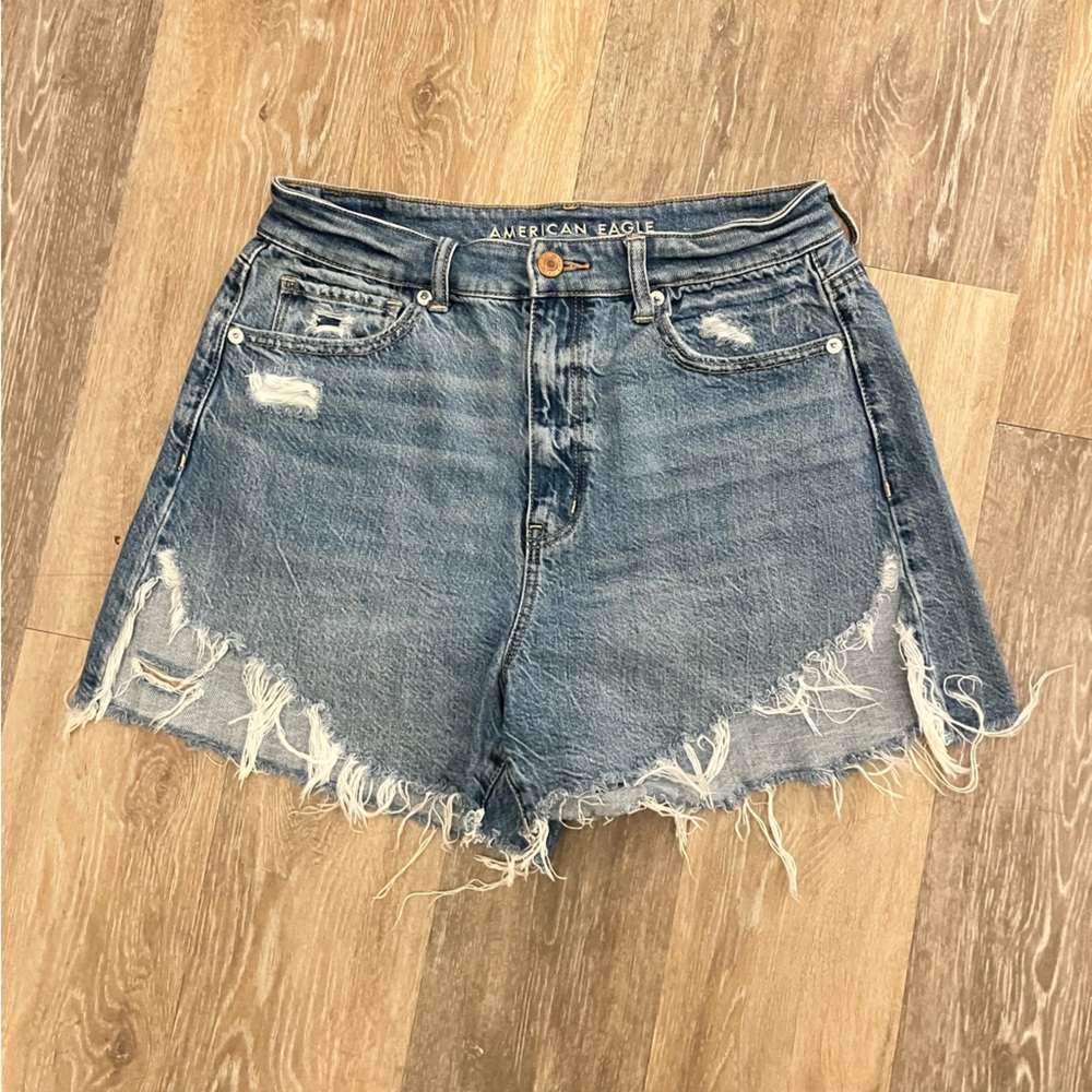 AMERICAN EAGLE MOM SHORT